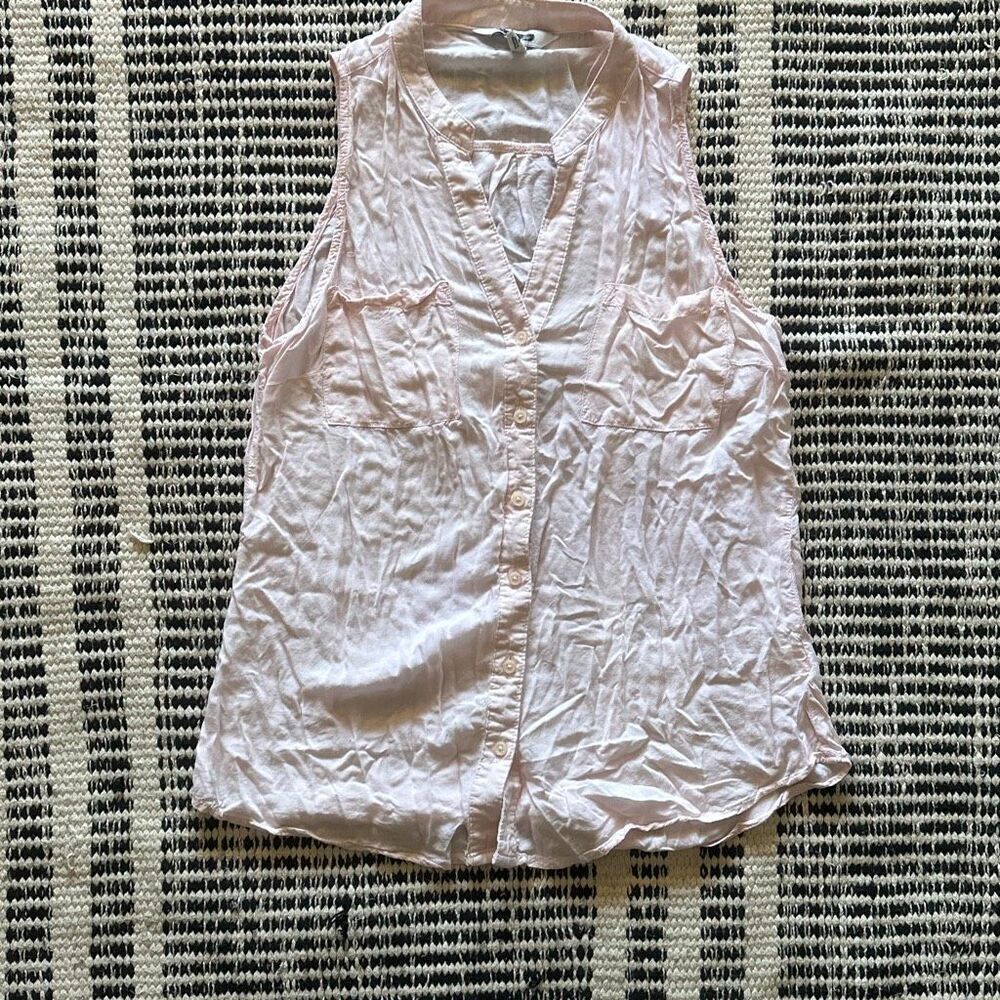 Old Navy Size Medium light pink button front blouse